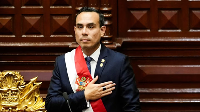 Perú: fue destituido el presidente José Jerí