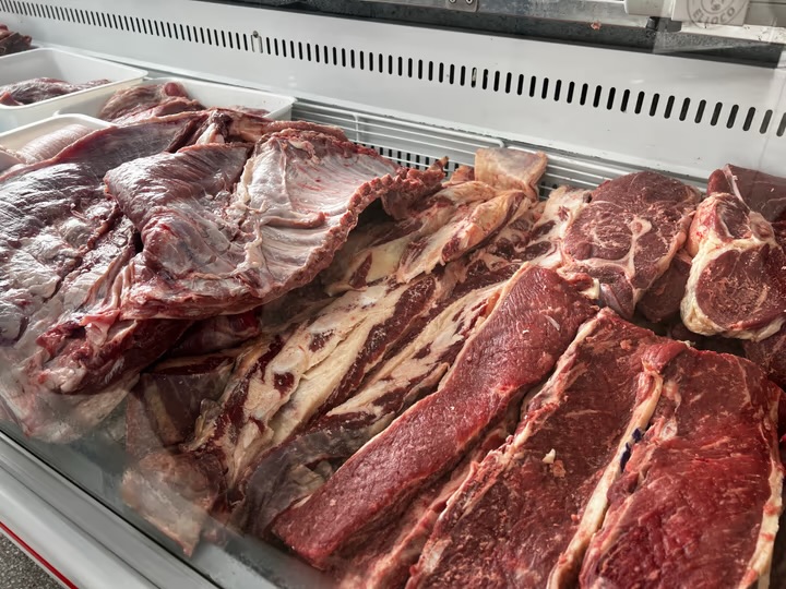 Precios de la carne siguen subiendo: esperan nuevas alzas en góndolas durante la semana entrante