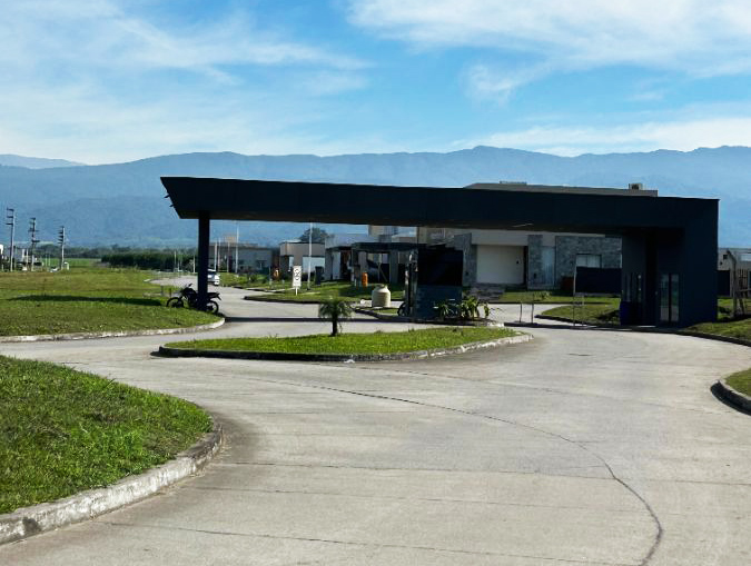 200 familias en alerta en Tafí Viejo: denuncian irregularidades en un barrio privado y temen perder sus casas