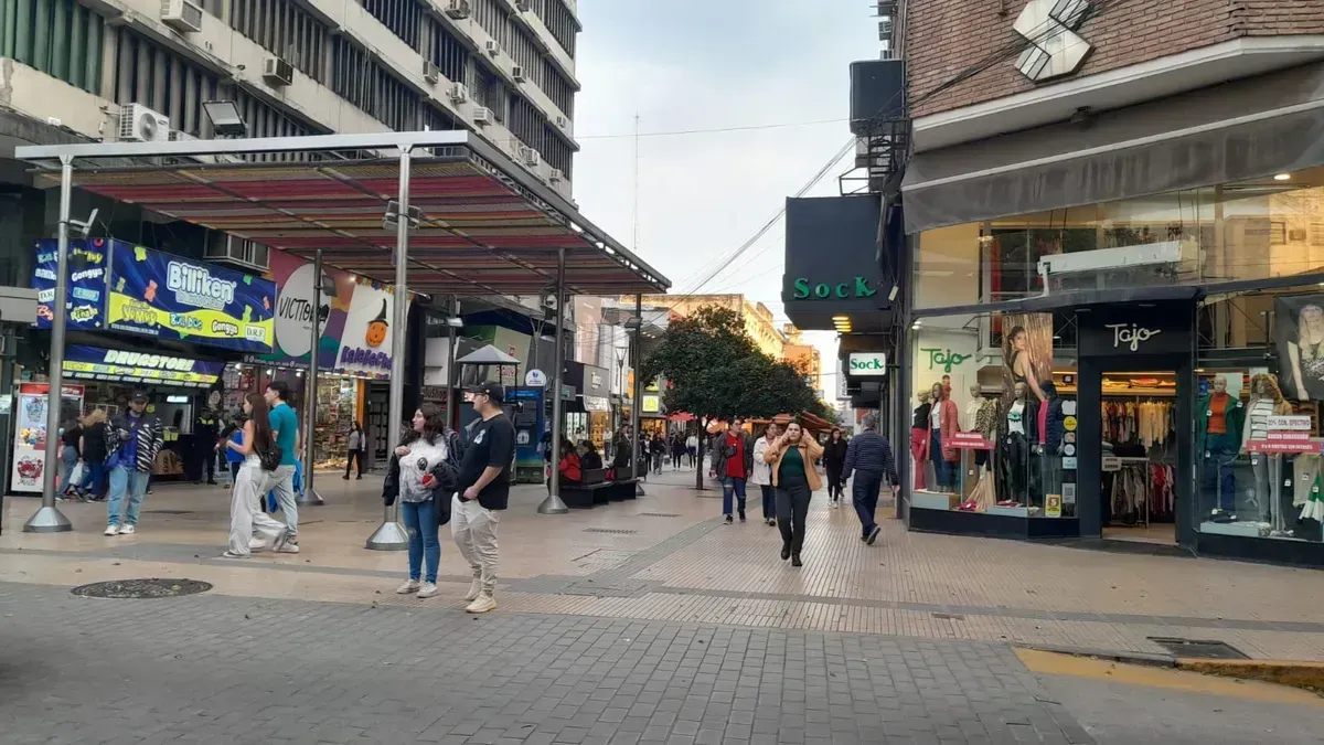 El comercio tucumano volvió a su horario vespertino habitual