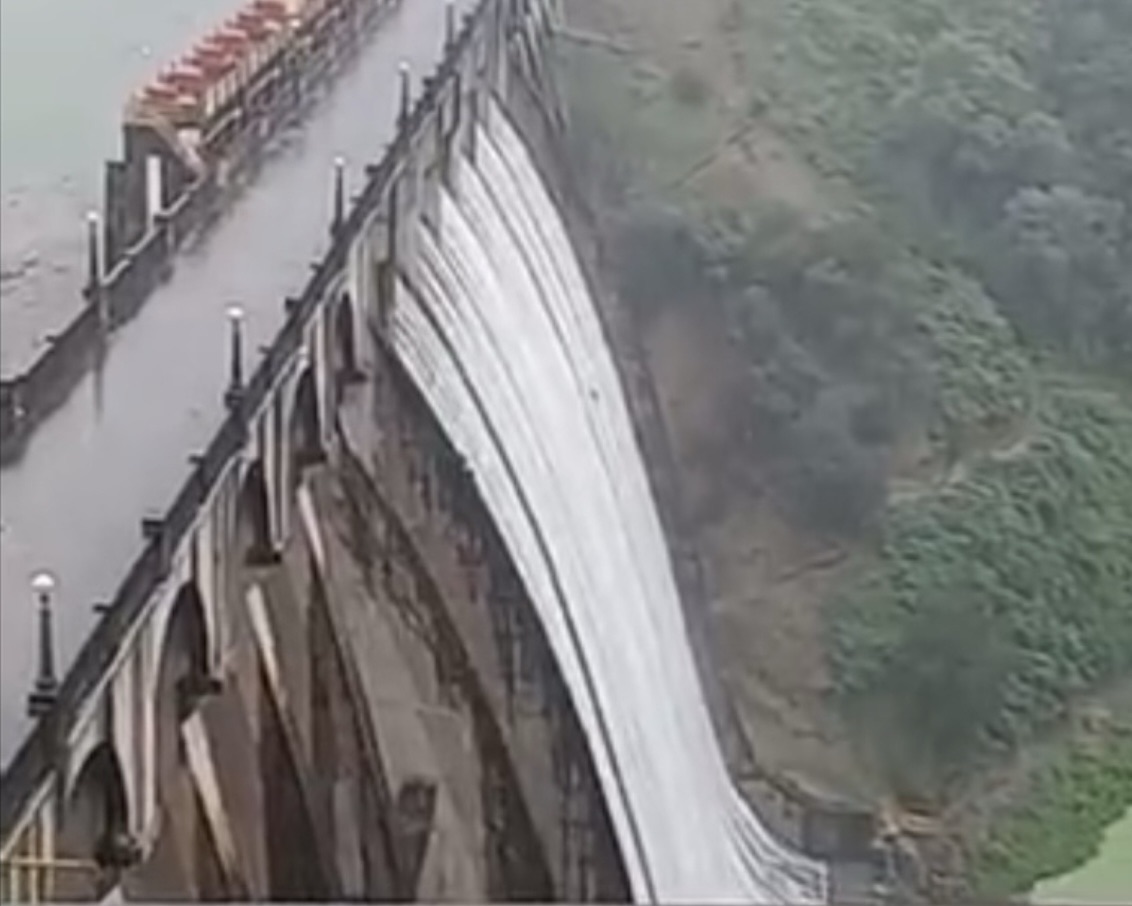 Alerta por desborde en el dique Escaba: embalse al 100% y sigue entrando agua