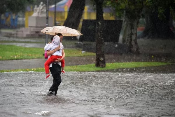 Alerta del SMN: vuelven las tormentas este sábado y rige un aviso para Tucumán