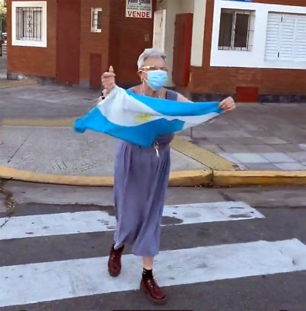 Tristeza por la muerte de “Abuela lalala”, la jubilada que se hizo viral en el Mundial 2022