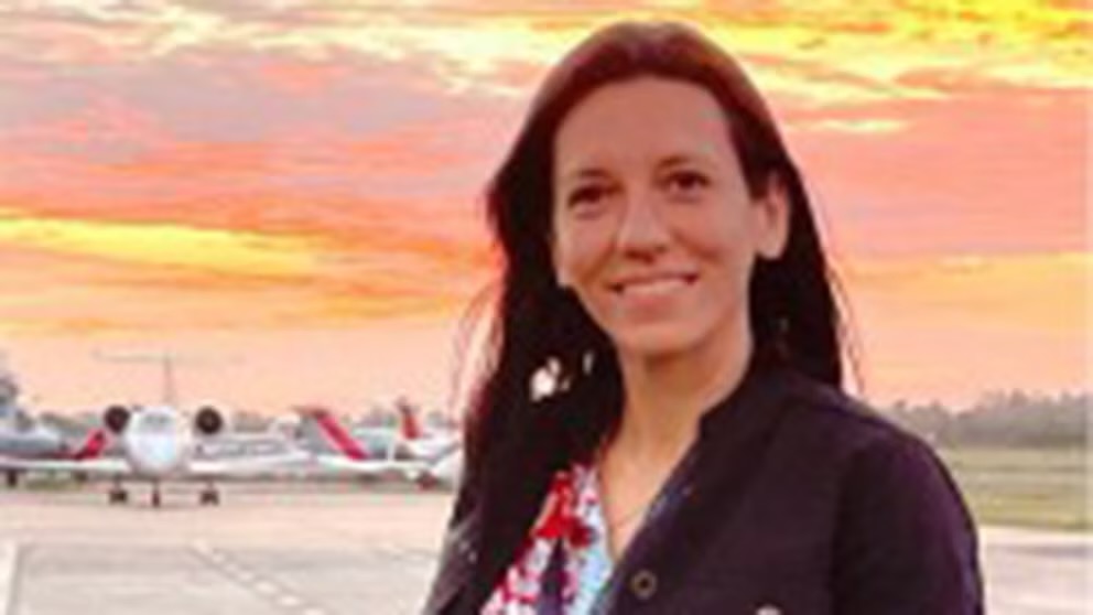 La Justicia ordenó proteger a la testigo que declaró que Adorni fue invitado por el periodista Grandío en el vuelo a Punta del Este