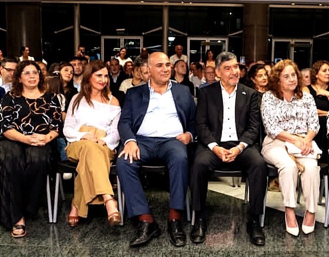 Manzur reapareció en la Legislatura y se mostró junto a Acevedo en medio de la interna peronista