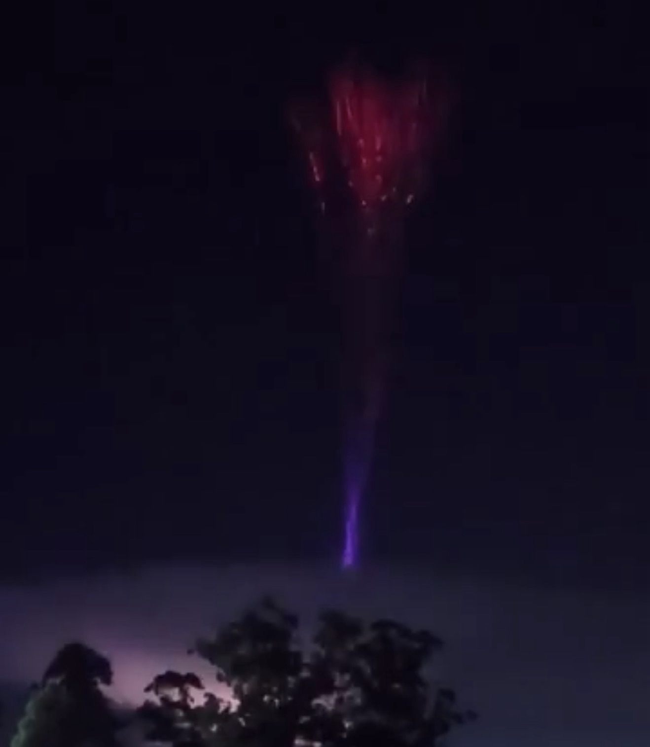 Fenómeno poco común: impactantes “sprites” y “blue jets” iluminaron el cielo en Tucumán