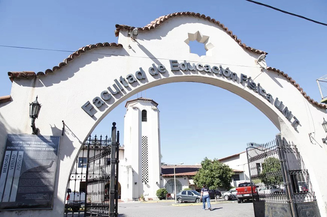 Elecciones en la UNT: denuncian que un candidato agredió físicamente al decano de Educación Física