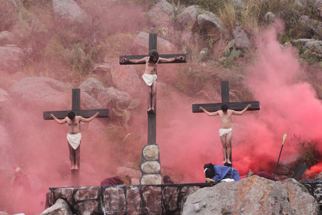 Dónde y cómo ver “La pasión de Cristo”: una historia y muchas maneras de contarla