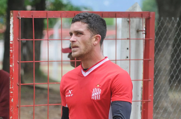 La Caja Popular denunció al exjugador Adrián Arregui por una presunta estafa millonaria
