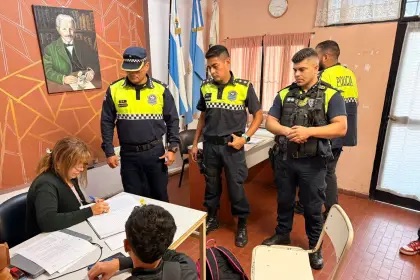 “Mañana tiroteo a las 10”: un estudiante admitió haber escrito una amenaza en una escuela de Yerba Buena