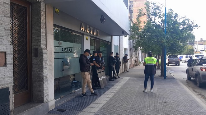 Allanaron la sede de AETAT en Tucumán por una causa de presunta estafa y administración fraudulenta