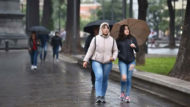 Anuncian tormentas para el domingo y el ingreso de aire frío en Tucumán