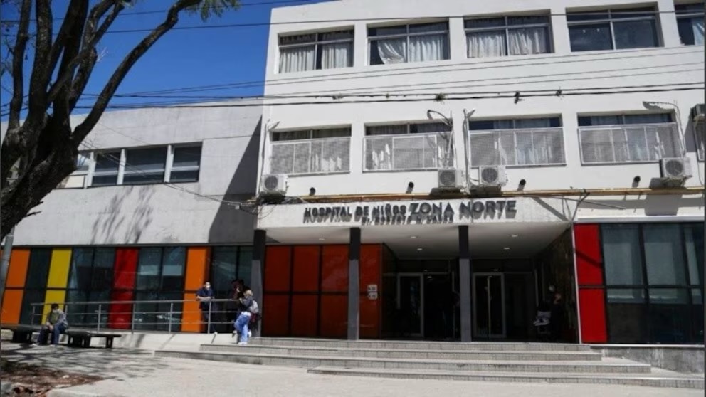 Internaron a un bebé de 2 años por consumo de cocaína: la mamá acusó al padre de drogarlo para “calmarlo”