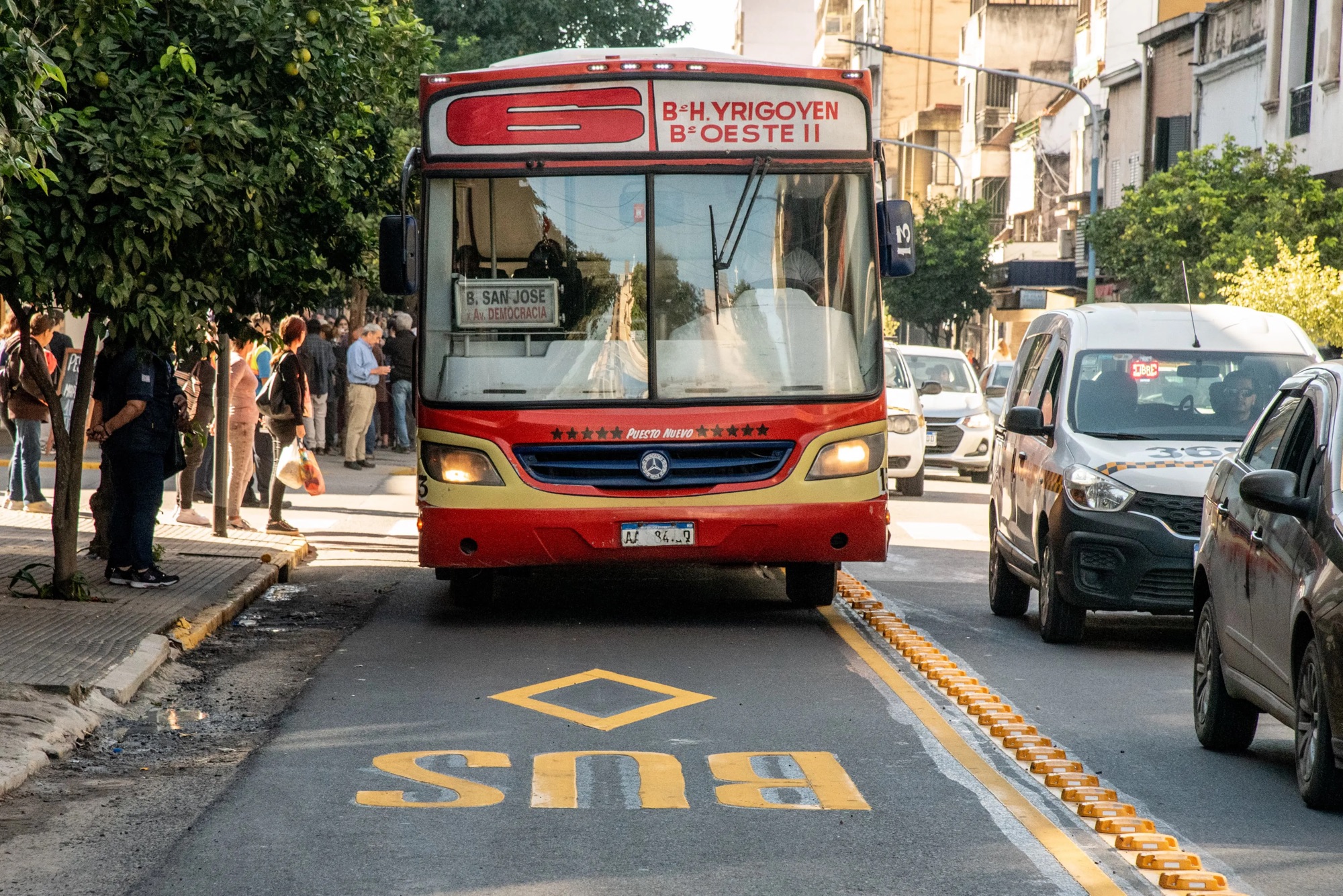 Sistema de transporte en crisis: AETAT afirma que el boleto debería costar casi $2.400